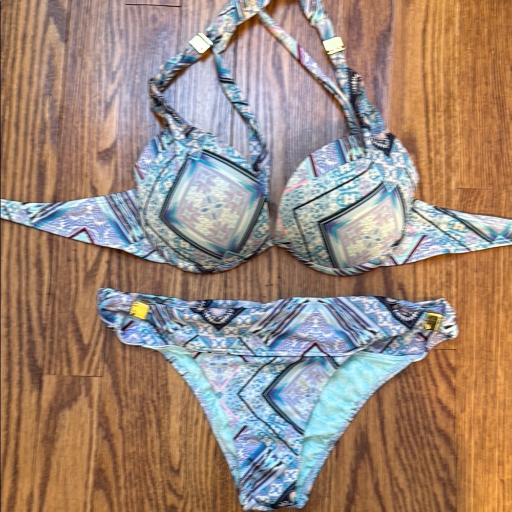 Victoria’s Secret Patterned Bikini Set